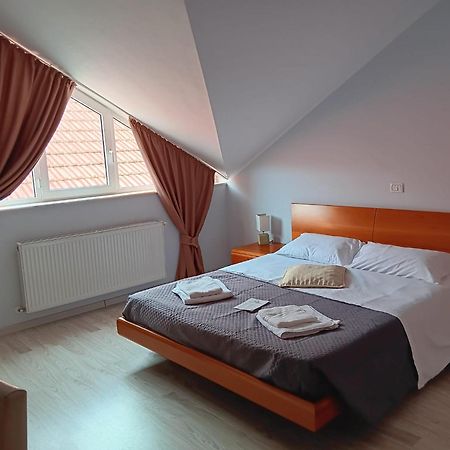Hotel Vila Veneto 티미쇼아라 외부 사진