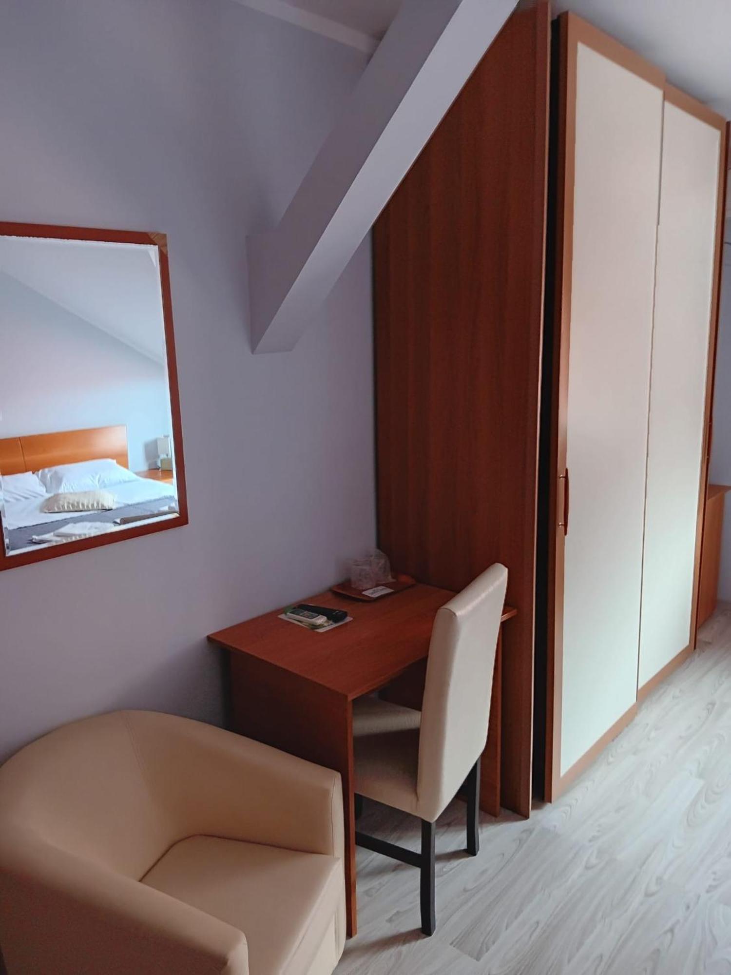 Hotel Vila Veneto 티미쇼아라 외부 사진