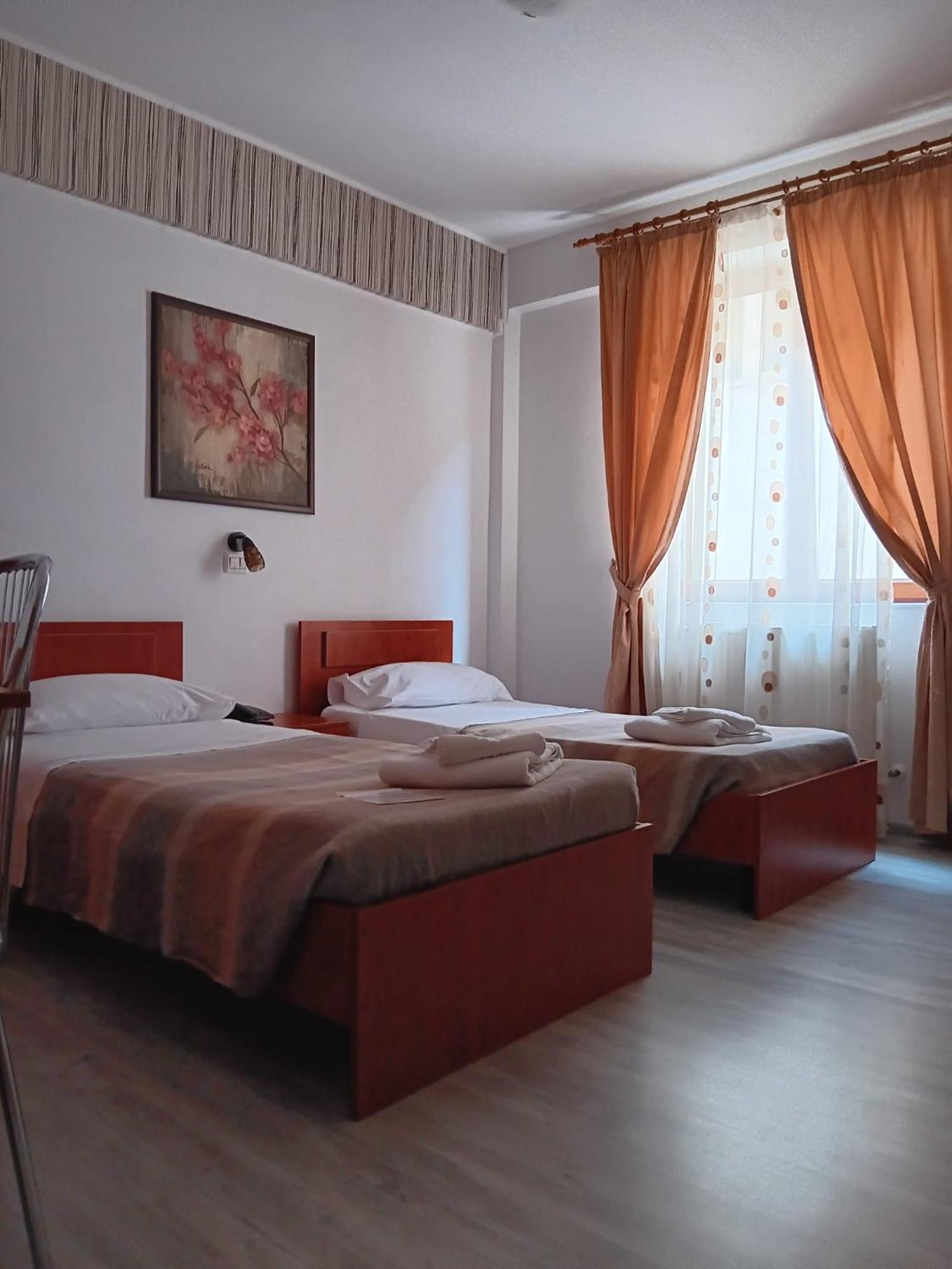 Hotel Vila Veneto 티미쇼아라 외부 사진