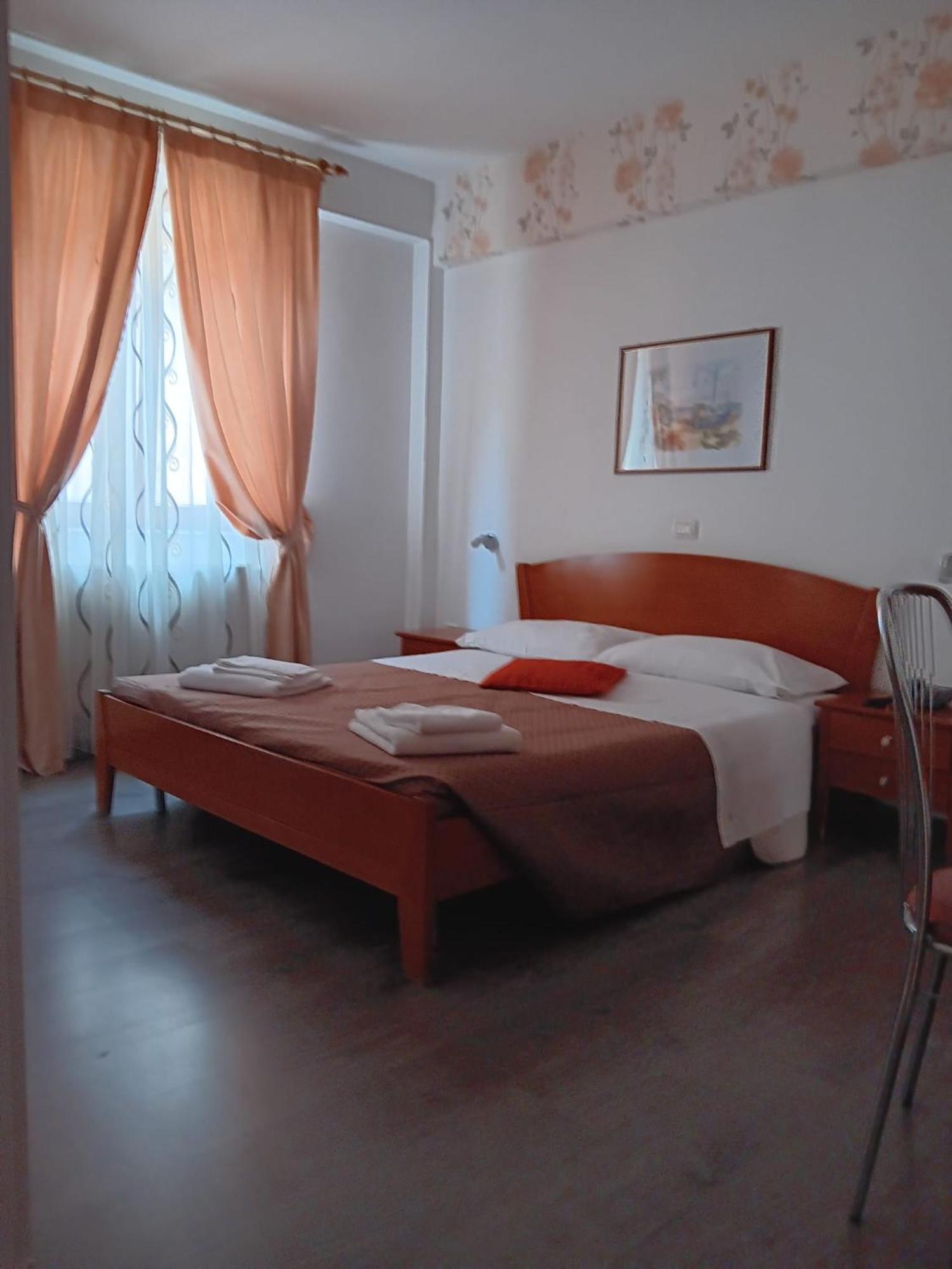 Hotel Vila Veneto 티미쇼아라 외부 사진