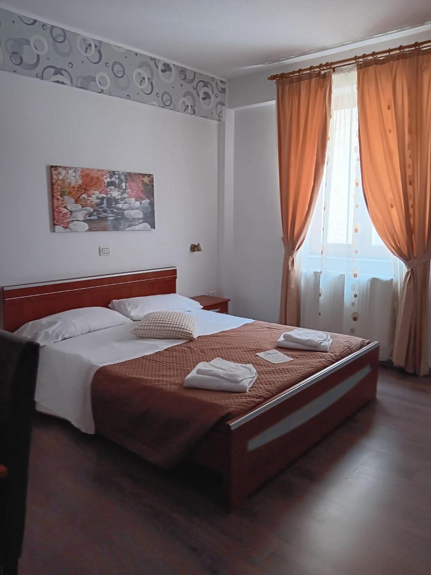 Hotel Vila Veneto 티미쇼아라 외부 사진